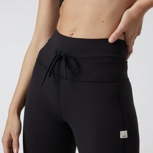 Drawstring Flaw!! See Picture! Vuori Women's Black Drawstring Leggings
